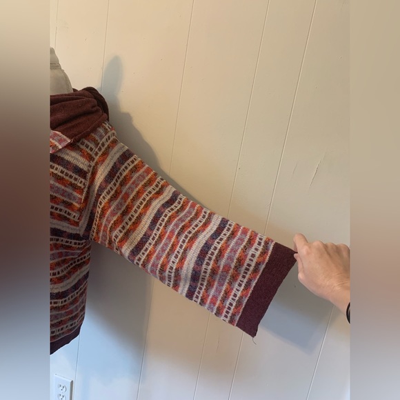 Anthropologie Moth Burgundy multicolor Hooded Wrap Poncho scarf Sweater WOOL - Picture 6 of 10